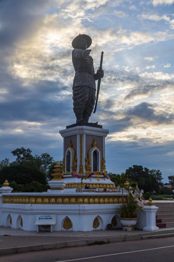 อนุสาวรีย์เจ้าอนุวงศ์ อนุสาวรีย์ เจ้าอนุวงศ์
