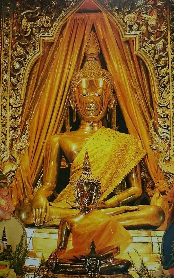 พระเสริม พระพุทธรูปลาวซึ่งถูกอัญเชิญมาจากกรุงเวียงจันทน์ ปัจจุบันประดิษฐานอยู่ที่วัดปทุมวนารามราชวรวิหาร กรุงเทพฯ ภาพจากหนังสือ พระพุทธรูป มรดกล้ำค่าของเมืองไทย โดย ทศพล จังพานิชย์กุล