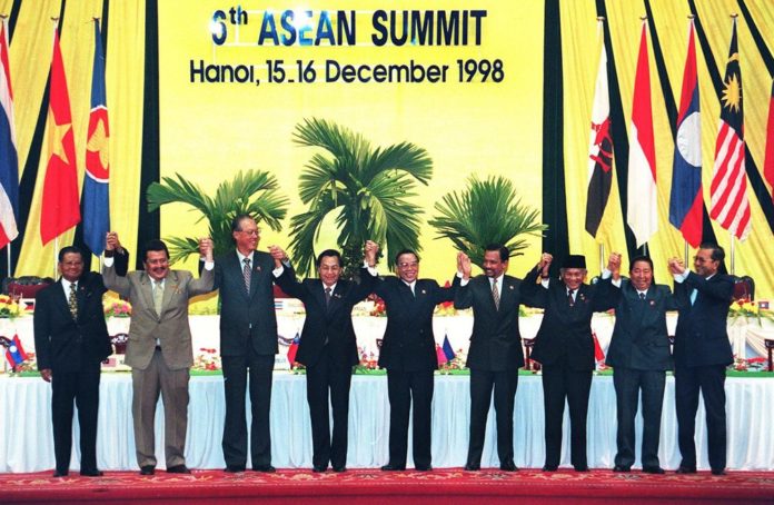 ASEAN-HANDS-UP