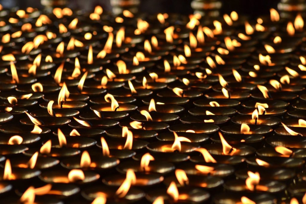 วันดิวาลี เทศกาลแห่งแสงไฟ และ วันปีใหม่ชาวฮินดู