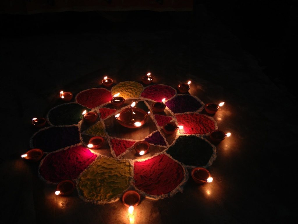 วันดิวาลี เทศกาลแห่งแสงไฟ และ วันปีใหม่ชาวฮินดู