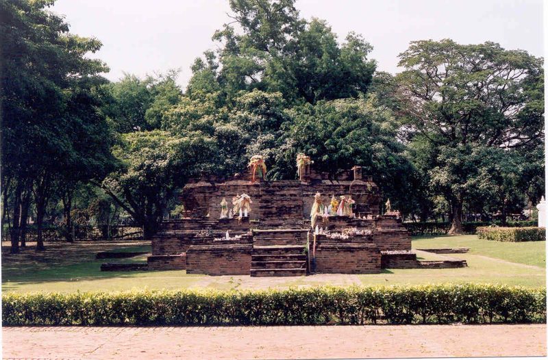 ศาลพระกาฬ ทิศใต้ของ ตะแลงแกง