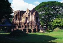 ศาสนาและการเมืองที่วัดจุฬามณี ที่พิษณุโลก การเลียนแบบปรางค์พระศรีรัตนมหาธาตุ ลพบุรี?