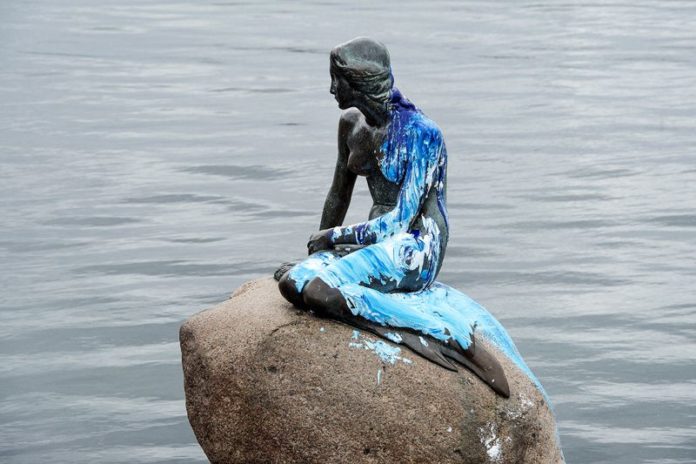 DENMARK-LANDMARK-LITTLE-MERMAID-VANDALISM