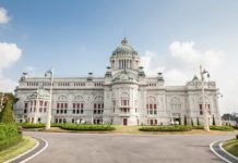 พระที่นั่งอนันตสมาคม พระที่นั่งหินอ่อนองค์เดียวในสยาม