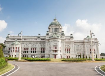พระที่นั่งอนันตสมาคม พระที่นั่งหินอ่อนองค์เดียวในสยาม