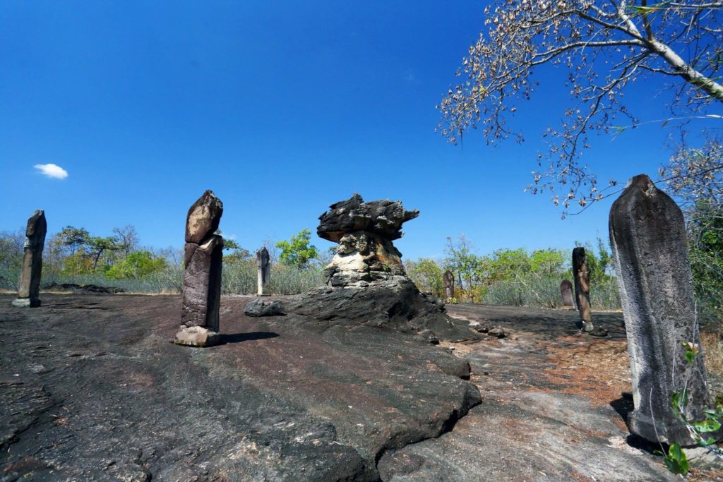 กู่นางอุสา อุทยานประวัติศาสตร์ภูพระบาท จังหวัดอุดรธานี