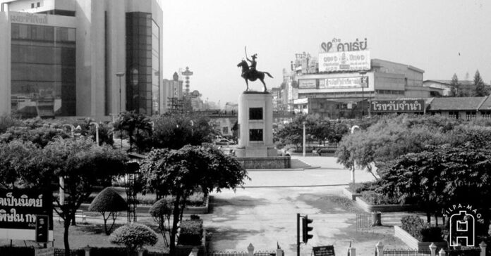 อนุสาวรีย์สมเด็จพระเจ้ากรุงธนบุรี พระเจ้าตาก อนุสาวรีย์ วงเวียนใหญ่