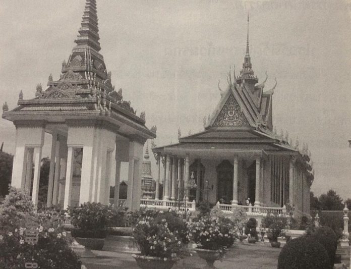 “พระแก้วมรกต” ในพระราชวังหลวงที่พนมเปญต่างกับไทยไหม วัสดุในพระวิหารมูลค่าเท่าใด