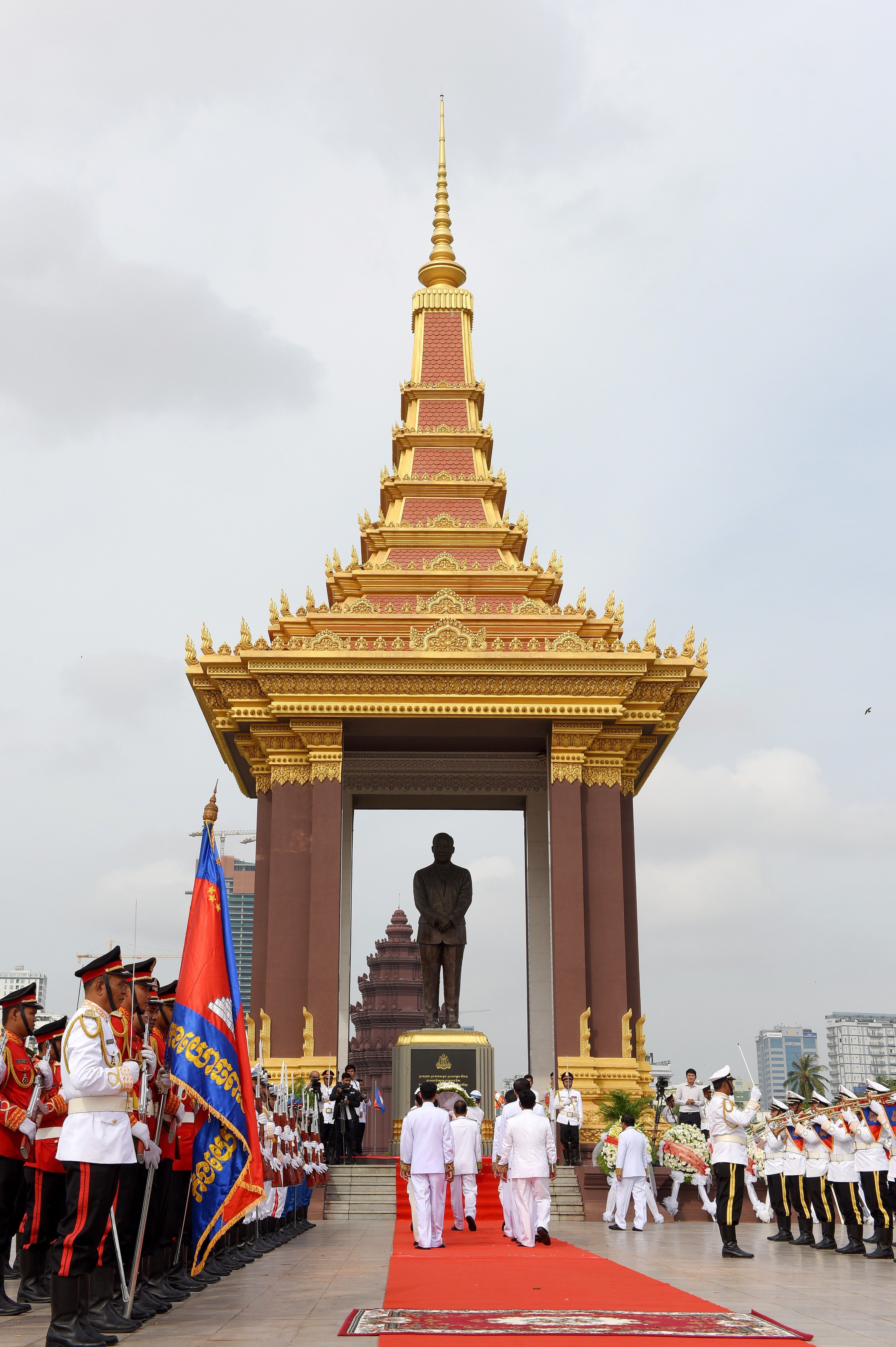 อนุสาวรีย์ พระบาทสมเด็จพระนโรดม สีหนุ