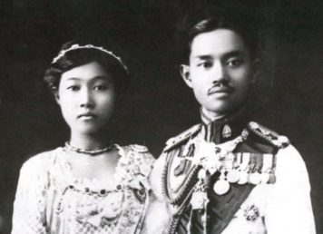 พระบาทสมเด็จพระปกเกล้าเจ้าอยู่หัว ฉายกั สมเด็จพระนางเจ้ารำไพพรรณี พระบรมราชินี