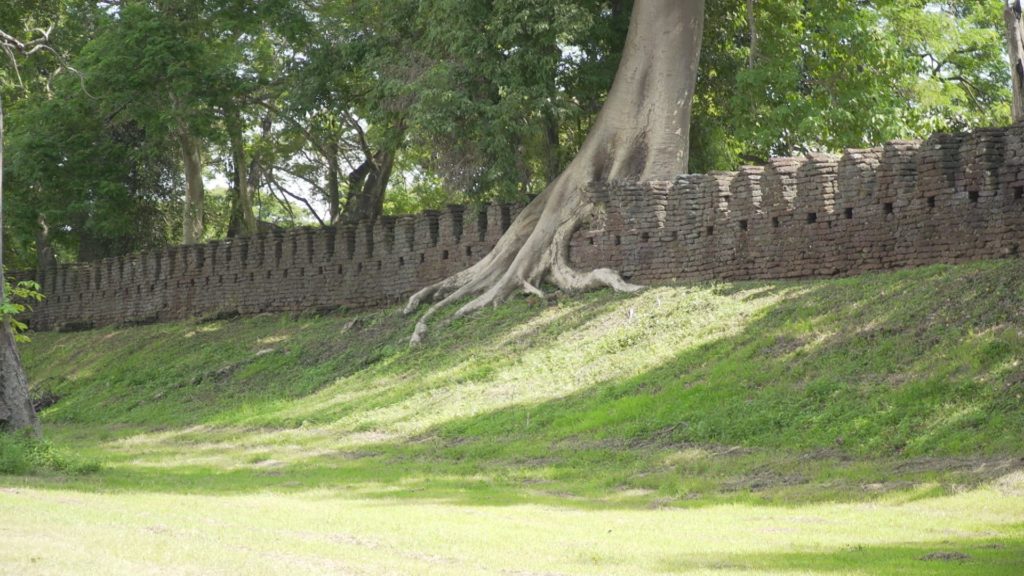 กำแพง เมืองกำแพงเพชร