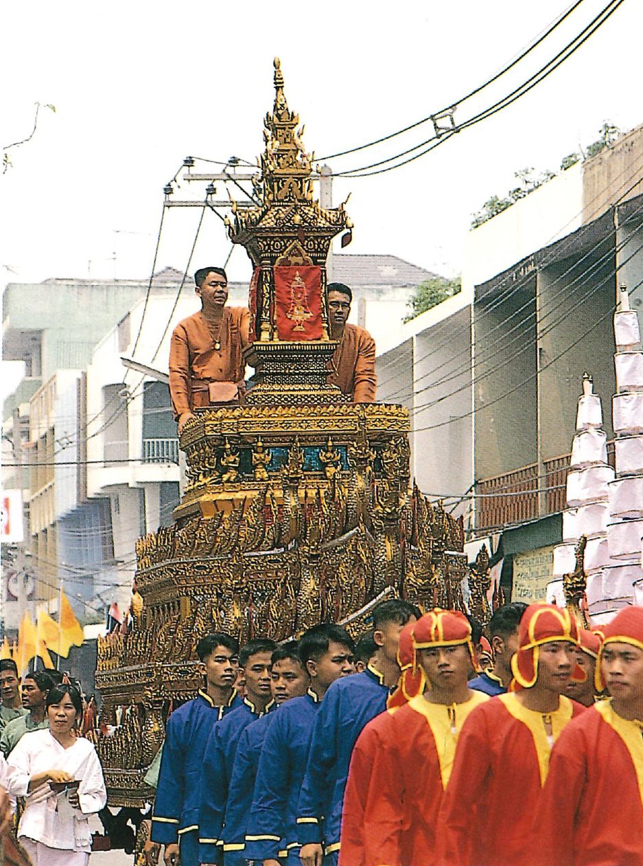 ขบวน แห่ พระบรมสารีริกธาตุ วัดพระธาตุศรีจอมทอง จังหวัดเชียงใหม่