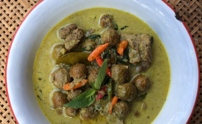 แกงเนื้อมะเดื่ออ่อน