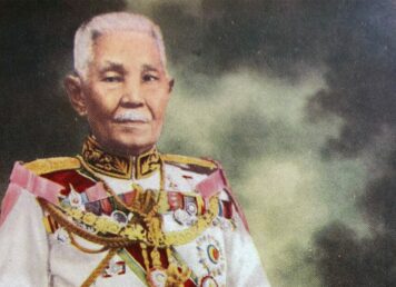 ทหาร ผู้ชายแก่