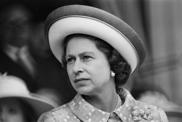 FRANCE-ELIZABETH II-VISIT