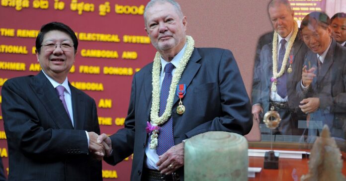 ดักลาส แลตช์ฟอร์ด Douglas Latchford กัมพูชา เขมร โบราณวัตถุ