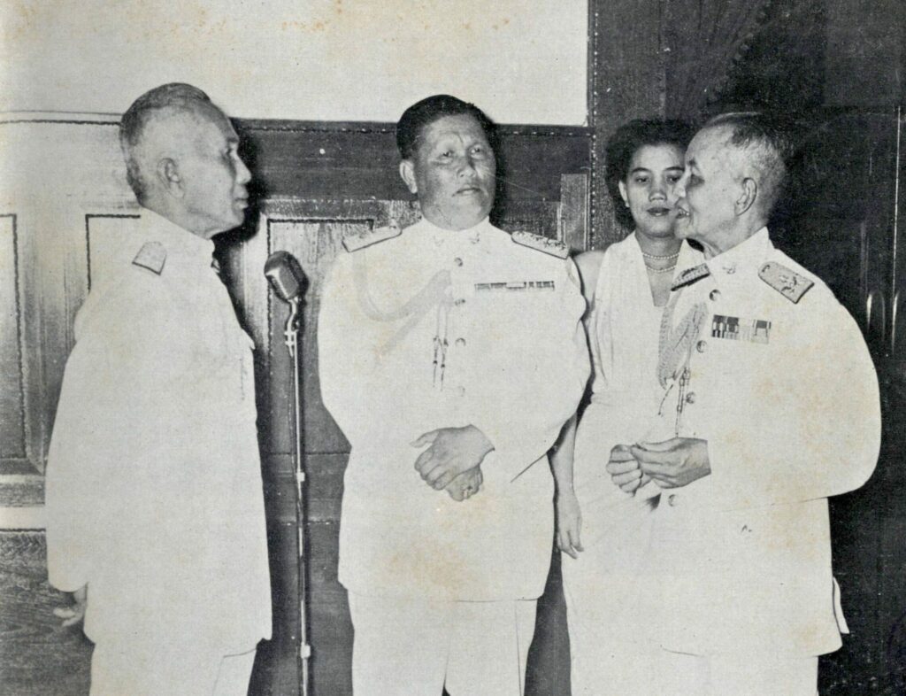 จอมพล ป. พิบูลสงคราม, จอมพล สฤษดิ์ ธนะรัชต์ และจอมพล ผิณ ชุณหวัน เมื่อปี 2496