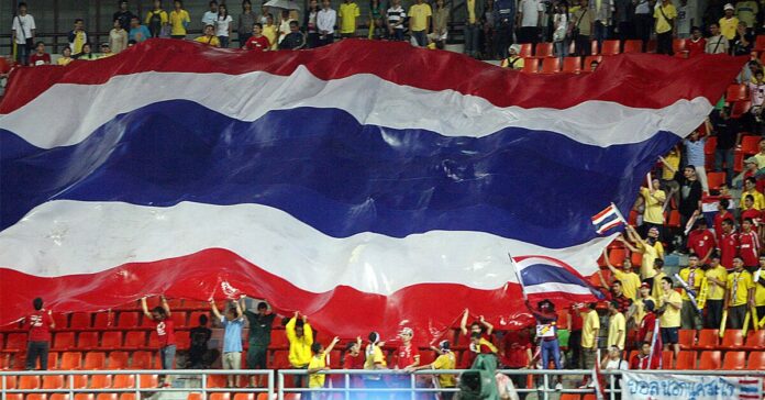 ธงชาติไทย คนไทย เชียร์