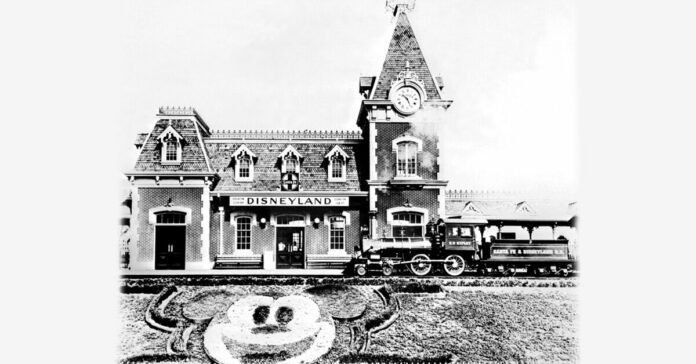 ดิสนีย์แลนด Disneyland