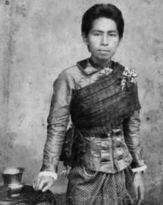 เจ้าคุณจอมมารดาแพ เจ้าคุณพระประยูรวงศ์ พระมารดา พระเจ้าบรมวงศ์เธอ พระองค์เจ้าศรีวิไลยลักษณ์ สุนทรศักดิ์กัลยาวดี กรมขุนสุพรรณภาควดี