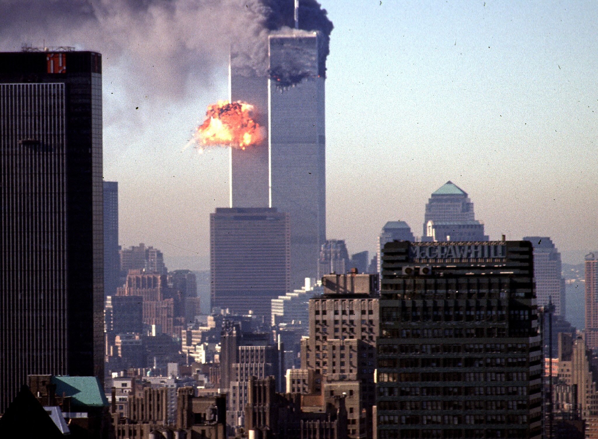 เหตุการณ์ 9/11 เครื่องบิน ชน ตึกเวิลด์เทรดเซ็นเตอร์ ที่ นิวยอร์ก สหรัฐอเมริกา