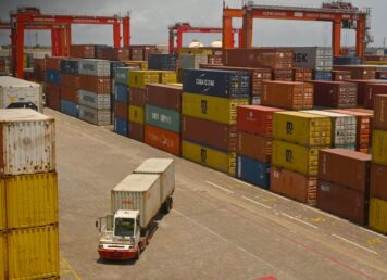 ตู้คอนเทนเนอร์ ใน ABIDJAN ประเทศ IVORY COAST