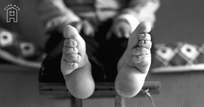 ลักษณะ เท้า ผู้หญิง จีน ถูก รัดเท้า การรัดเท้า