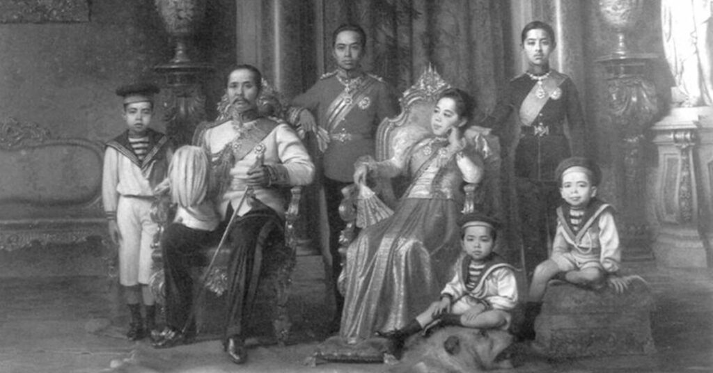รัชกาลที่ 5 สมเด็จพระพันปีหลวง สร้อยพระศอไข่มุกสมเด็จพระพันปีหลวง