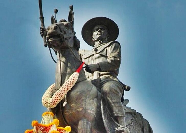 พระบรมราชานุสาวรีย์ พระเจ้าตาก พระเจ้ากรุงธนบุรี วงเวียนใหญ่