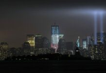 ไฟ รำลึก เหตุการณ์ เหตุการณ์ 9/11 ใน นิวยอร์ก