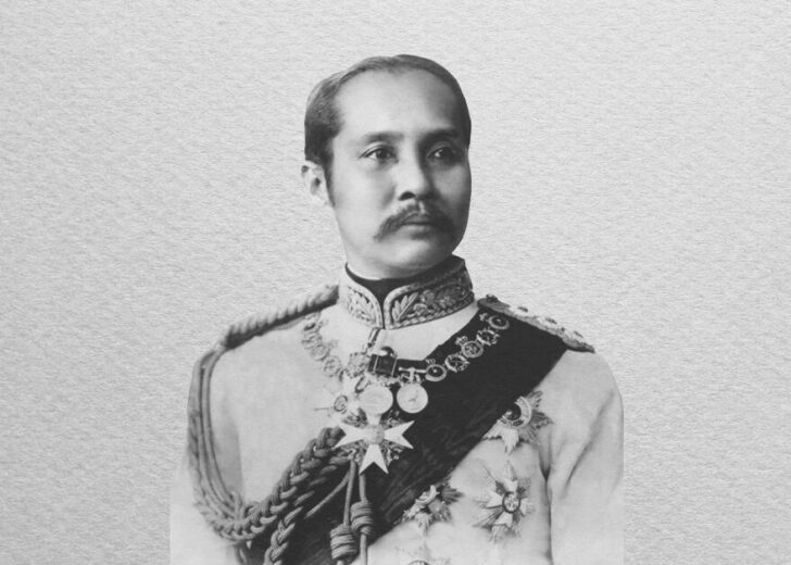 พระยาเทเวศรฯ มหาดเล็กสมัย ร. 5 ที่เกือบได้เป็น พันท้ายนรสิงห์คนที่ 2 ภาพ พระบาทสมเด็จพระจุลจอมเกล้าเจ้าอยู่หัว รัชกาลที่ 5 ประกอบเรื่อง พระยาเทเวศรวงศ์วิวัฒน์ เกือบเป็น พันท้ายนรสิงห์