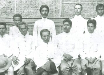 สมเด็จฯ กรมพระยาดํารงราชานุภาพ ทรง ถ่ายภาพ ร่วมกับ กรมการ เมือง ยโสธร