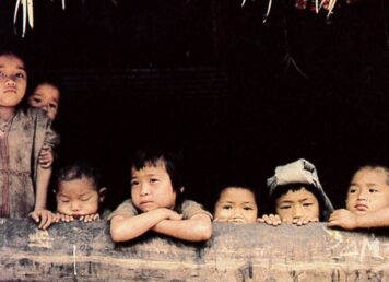 เด็กชาวกะเหรี่ยง ชนเผ่านักเล่านิทาน