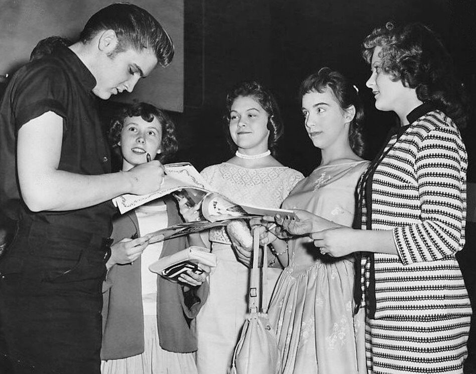 เพรสลีย์ มอบลายเซ็นต์ รัฐมินนิโซตา ปี 1956