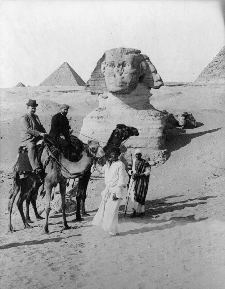 ทัวร์ คณะทัวร์ ท่องเที่ยว ชาวตะวันตก อียิปต์ พีระมิด อูฐ