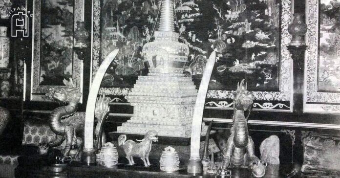 ภาพปก-กรุสมบัติ ข้าวของ เครื่องใช้ เครื่องบรรณาการ จัดแสดง ใน พระราชวังฟองเตนโบล
