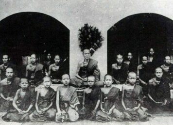 ภาพถ่าย ครูบาศรีวิชัย กับ พระสงฆ์ ที่ วัดสิงห์ เชียงใหม่