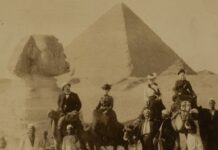 ทัวร์ คณะทัวร์ นักท่องเที่ยว ท่องเที่ยว ชาวตะวันตก อียิปต์ พีระมิด