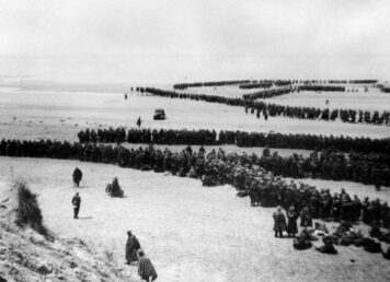 ทหารฝ่ายพันธมิตร บนหาด ดันเคิร์ก (Dunkirk)