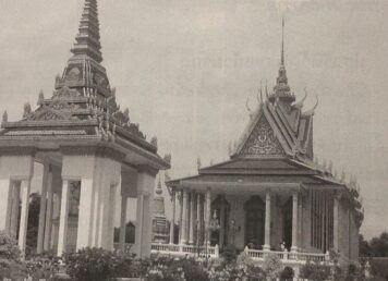 วัดพระแก้วมรกต กัมพูชา พระแก้วมรกต ในพระราชวังหลวงที่พนมเปญ