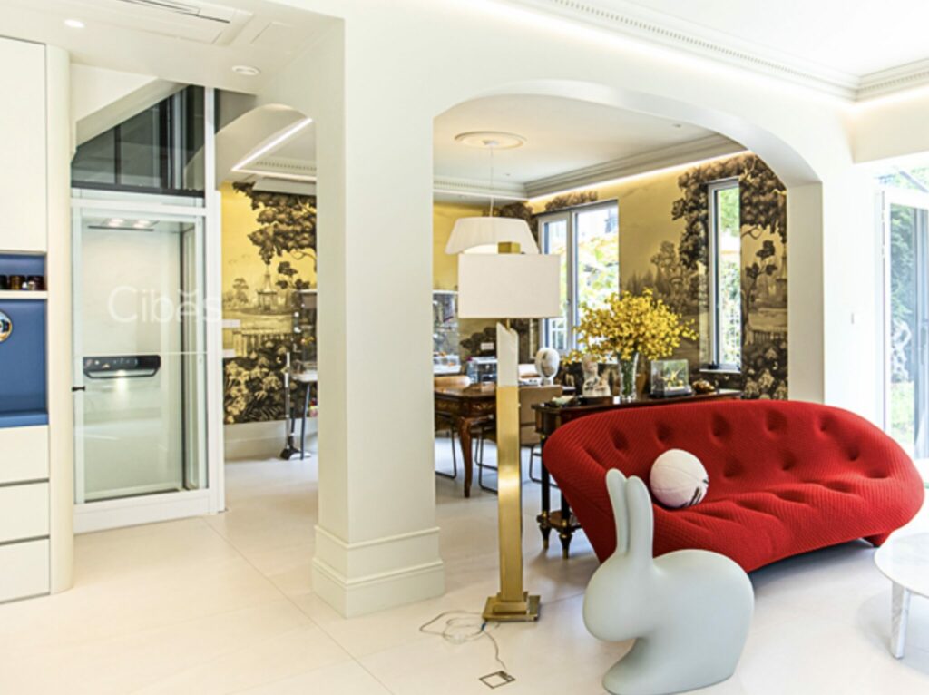 ลิฟท์บ้านรุ่น V90 Elegance ติดในบ้านสุดโดดเด่น