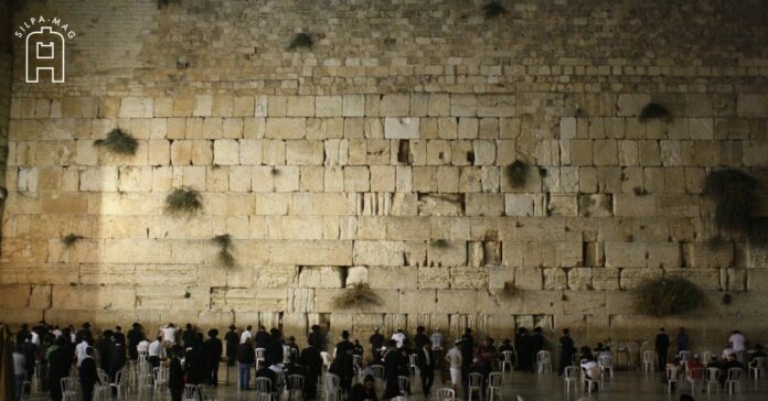 ชาวยิว กำแพงร่ำไห้ เยรูซาเลม ศาสนสถาน อื่น ๆ ได้แก่ โบสถ์พระคูหาศักดิ์สิทธิ์ มัสยิดอัล-อักซอ โดมแห่งศิลา