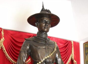 พระบรมรูป สมเด็จพระเจ้าตากสินฯ วัดปากพิงตะวันตก อำเภอเมือง พิษณุโลก สมเด็จพระเจ้าตากสินมหาราชพระองค์จริง