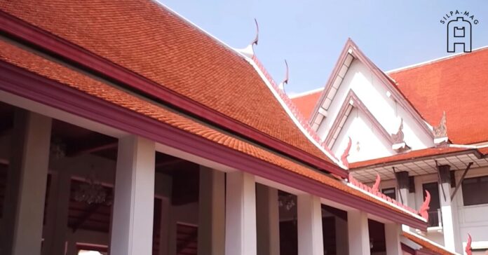 ท้องพระโรงพระราชวังเดิม จาก รายการ ทอดน่องท่องเที่ยว