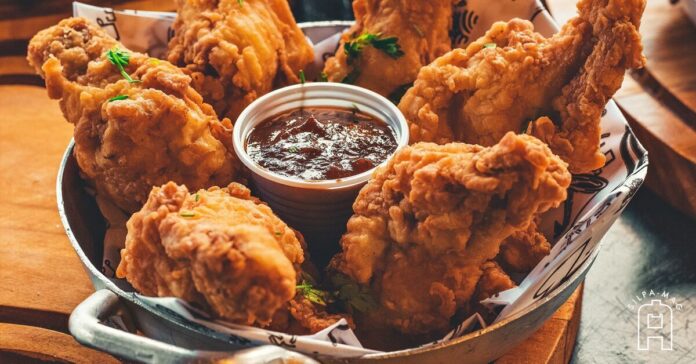 Cover-2 ไก่ทอด ประกอบเรื่อง อาหารของคนผิวดำ