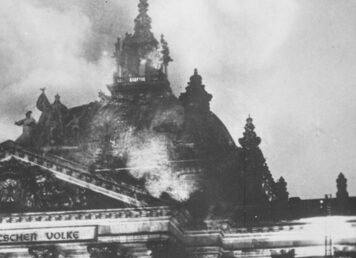 อาคารรัฐสภาเยอรมัน ไฟไหม้ 27 กุมภาพันธ์ 1933