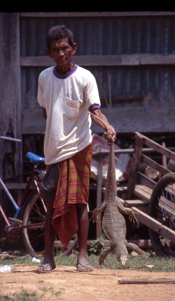 ชาวบ้าน ตะกวด บ้านตรึม