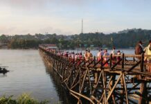 สะพานไม้ ชาวมอญ สังขละบุรี กาญจนบุรี อำเภอ เขตแดนไทย-พม่า