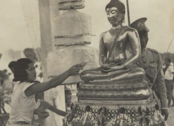 พระพุทธสิหิงค์ ที่ พระที่นั่งพุทไธสวรรย์ พิพิธภัณฑสถานแห่งชาติ พระนคร กรุงเทพฯ วันสงกรานต์ปีใหม่ไทย